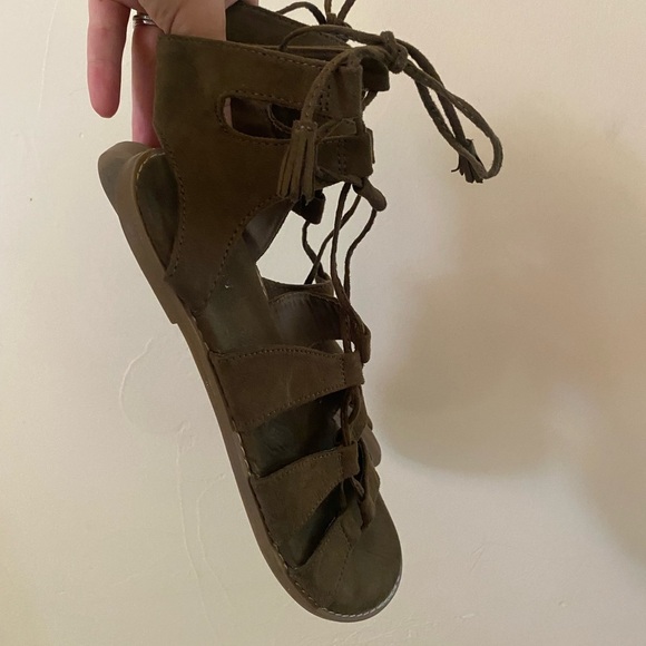 FAUX SUEDE OLD NAVY FLAT WOMENS GLADIATOR SANDALS SIZE 8 BOHEMIAN SUMMER - Picture 3 of 8